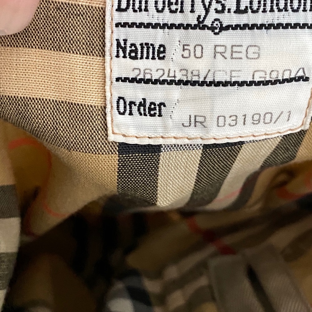 Men’s Authentic Burberry Raincoat - Picture 6 of 8
